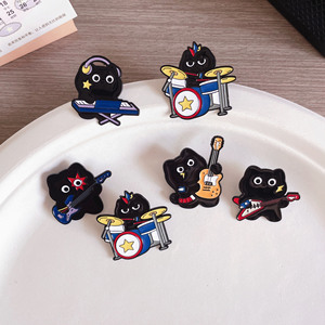 เข็มกลัดอะนิเมะ WOWEI ลายการ์ตูนน่ารัก สีดำ สำหรับนักดนตรี กีตาร์ กลอง เบส วงดนตรี  ชุบสังกะสีดำ - Product Image 3