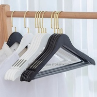 Cintres en bois de haute qualité pour magasins de vêtements, blancs et noirs, vente en gros, pour armoire et salle de bain, design moderne à un seul niveau