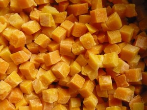 Dés de citrouille surgelés IQF de qualité supérieure en gros pour la production de purée alimentaire – Ingrédients naturels riches en nutriments - Product Image 1