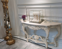 Table de console d'entrée sculptée en bois massif de couleur blanche antique au design de luxe pour villa