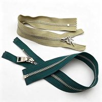 Fermeture éclair métallique de haute qualité à glissière fermée avec tirette personnalisée pour vêtements, sacs et chaussures