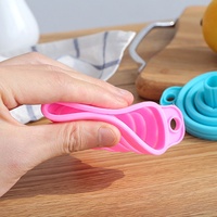 Entonnoir pliable en silicone de qualité alimentaire Mini entonnoir ABS de distribution de liquide ménager Outils de cuisine pour le sel et le sucre Sous-réservoir DIY