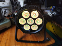 Projecteur PAR LED 6-en-1 7 LED 140W IP65 extérieur étanche RGBCLA avec contrôle DMX512 et PowerCON True1 pour éclairage de scène Ra93