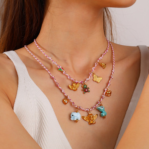 Conjunto de collar con dijes de cuerda rosa y colgante de oso, mariposa y corazón para mujer, regalo, joyería de moda - Product Image 1