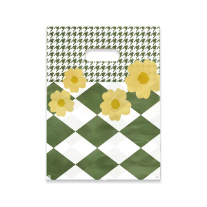 Sacs de marchandises <span class=keywords><strong>en</strong></span> plastique HOYO à rayures bleues et imprimé <span class=keywords><strong>fleurs</strong></span> roses, sacs réutilisables à poignée découpée pour les magasins de détail et les boutiques - Product Image 4