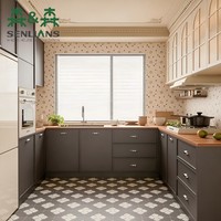 Ensemble de meubles de cuisine Shaker design, modulaire, sur mesure, avec portes cintrées et comptoir en bois texturé pour appartement