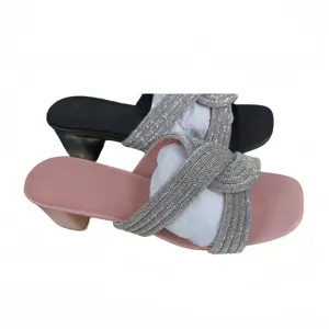 Großhandel Damen Sommer hochhackige Schuhe mit großen Absätzen und quadratischen Zehen kundenspezifischer Modetrend elegante Ferse Sandalen