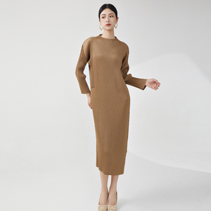 Ropa de mujer plisada Miyake, vestidos largos de gama alta, base de temperamento, vestido elegante versátil de manga larga Suelto - Product Image 2