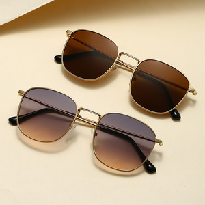 Retro <b>Square</b> Sunglasses Metal <b>Frame</b> <b>Gold</b> UV400 Unisex Driving Glasses Fashion Street Style Couple Sunglasses - Product Image 1