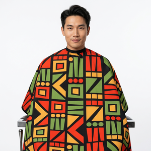 Capa de Barbero Personalizada de Alta Calidad en Poliéster/Nailon con Diseño Único de Bandana con Calavera, Resistente al Agua y con Elástico Ajustable - Product Image 4