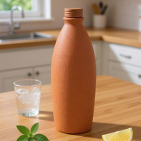 Bouteille d'eau artisanale en terre cuite avec couvercle, bouteille d'eau traditionnelle en argile, bouteille à boire en terre cuite naturelle pour la maison et la cuisine