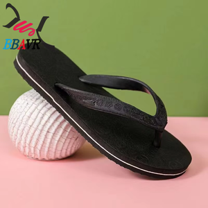 Chanclas de Verano 2026 a la Moda con Diseño de Estrella y Cuadros, de Goma, Impermeables, Transpirables, Ligeras y de Secado Rápido para Hombre y Mujer - Product Image 3