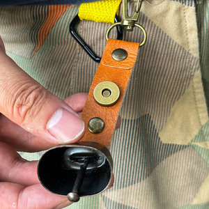 ラウドベアベル - 屋外用熊よけベル - 磁気サイレンサー付きベアベル、サバイバル/ハイキング/釣り用緊急ホイッスル - Product Image 5
