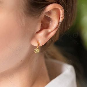 Boucles d'oreilles pendantes mini-huggie Gemnel en gros, personnalisables, minimalistes, de haute qualité, tendance, motif Sirène <span class=keywords><strong>Muse</strong></span> - Product Image 3