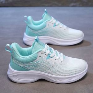 Chaussures de sport décontractées pour femmes en gros, à lacets, pour le tennis et la course, avec tige en microfibre, semelle intermédiaire en EVA, doublure respirante en coton, tendance mode - Product Image 2