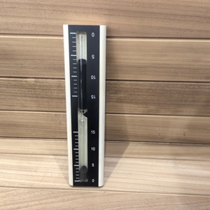 Accessori per <span class=keywords><strong>Sauna</strong></span> in Legno Massello di Cedro Rosso e Alluminio: Secchio, Mestolo, Termometro, Igrometro, Finestre a Traversa, Design Tradizionale - Product Image 5