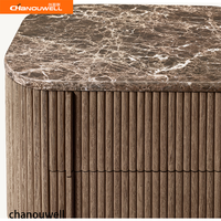 Table de chevet fermée en chêne américain massif avec plateau en marbre naturel