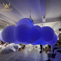 Nuage léger mené gonflable doux de 4.5m de long pour la décoration suspendue de pièce, ballon gonflable de nuage d'exposition d'art de partie