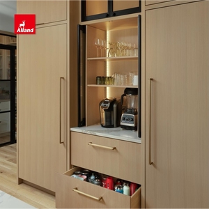 Mobile da Cucina Alland Personalizzato in Impiallacciatura di Rovere Bianco Swan con Luci LED in Marmo e Ante in Vetro Scanalato Stile Lastra - Product Image 5