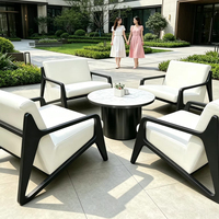 Ensemble de meubles d'extérieur modernes et minimalistes, canapé, table et chaises, structure en aluminium, pour cours, balcons en plein air, hôtels