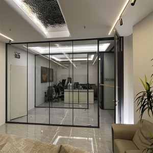 Parete Divisoria in Vetro Singolo da 60mm con Telaio Sottile da 30mm, Design Moderno Ecologico e Durevole per Spazi Commerciali e Uffici - Product Image 1