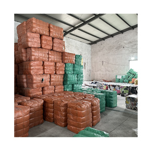 Venta al por mayor <span class=keywords><strong>de</strong></span> calidad varios diseños ropa <span class=keywords><strong>de</strong></span> bebé <span class=keywords><strong>muñecas</strong></span> <span class=keywords><strong>de</strong></span> <span class=keywords><strong>segunda</strong></span> mano niños peluche Bale para <span class=keywords><strong>la</strong></span> venta - Product Image 2