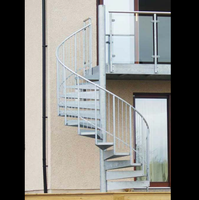 Escaliers extérieurs incurvés en acier et métal Conception d'escaliers circulaires d'intérieur en acier doux Escalier en colimaçon décoratif