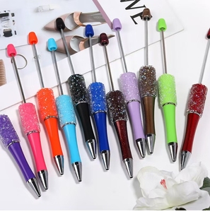 Nouveau style promotionnel : Stylo à bille en plastique <span class=keywords><strong>color</strong></span>é et scintillant avec breloque à perles DIY, personnalisable avec LOGO, idéal pour cadeaux, école et bureau - Product Image 2