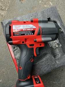 Llave de Impacto Inalámbrica <span class=keywords><strong>Milwaukee</strong></span> FUEL <span class=keywords><strong>M18</strong></span> de 1/2'', Alto Torque, Eléctrica, para Mantenimiento de Autos y Camiones - Product Image 5