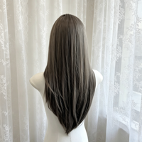Peluca sintética larga y recta de 28 pulgadas, color gris ceniza, a la moda, con flequillo, resistente al calor, línea de cabello natural, gorra ajustable para mujer
