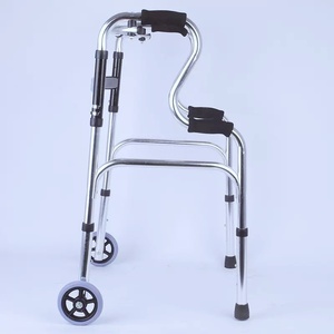 Fauteuil roulant pliable en aluminium pour <span class=keywords><strong>personnes</strong></span> <span class=keywords><strong>handicapées</strong></span>, certifié CE, capacité 100 kg, antidérapant, durable, pour la maison, l'hôpital et la réadaptation - Product Image 1