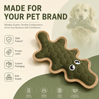 Jouet pour chien en peluche couineur avec surface texturée 3D, styles os et crocodile