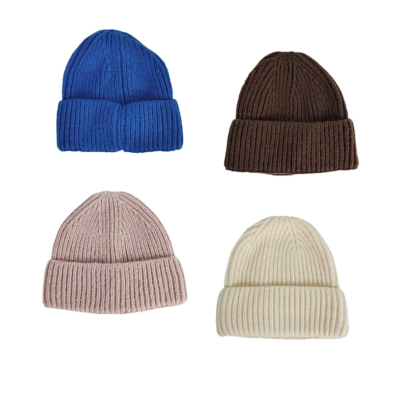 Venta al por mayor de fábrica de moda suave cálido color liso deportes con puños de ganchillo gorras de punto gorros personalizados