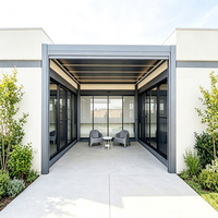 Pergola bioclimatique motorisée entièrement fermée en aluminium pour villa, espace de vie extérieur toutes saisons