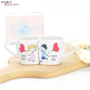 Tazas de Cerámica con Forma Única para Parejas, Regalos Personalizados al por Mayor para el Día de San Valentín, <span class=keywords><strong>Serie</strong></span> Roja y Blanca con Diseño de MR&MRS, Regalos de Boda - Product Image 4