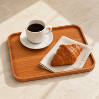 Plateau de service en bois de cerisier naturel avec rebord surélevé pour le petit-déjeuner, le thé, les desserts et le service au chevet