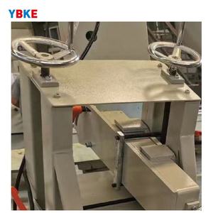 Machine de fraisage à deux axes commandée par PLC et motorisée pour la production de fenêtres en aluminium, UPVC et PVC - Product Image 4