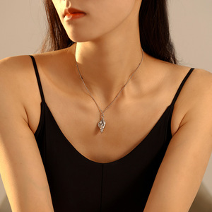 批发独特的独家18k金不锈钢龙虾海螺造型仿珍珠项圈项链女链扣 - Product Image 4