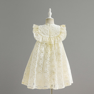 Vestido de niña con cuello festoneado de algodón color champán y diseño floral hueco para damitas de honor - Product Image 2