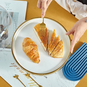 Support à gâteau en verre avec couvercle en dôme, base dorée, plateau de présentation pour desserts, pain, pâtisserie, fruits, ensemble de 2 pièces - Product Image 4
