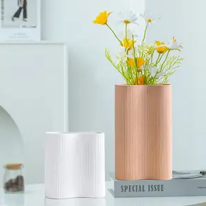 Miglior regalo Nordic Art vaso Morandi Ceramic Creative Vivid Colors Design a righe Desktop Office Home Hotel Decoration Crafts