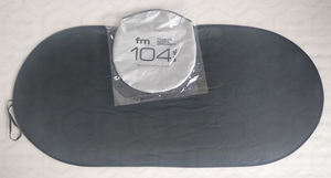 Magican — protecteur de voiture ovale pliable en polyester, avec revêtement en argent, 190T, de forme ovale et impression de peau de soie - Product Image 5