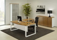Mobilier commercial personnalisé Table pliante Bureau de bureau pour l'école de formation Utilisation en extérieur Conception de roue Chambre à coucher