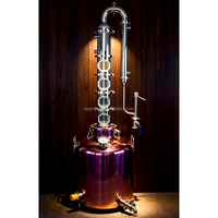 Système de distillation compact en cuivre pour la fabrication de moonshine et de gin à usage domestique