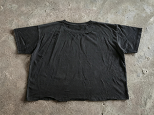 Camiseta Personalizada Vintage Lavada en Negro, con Efecto Desgastado, Impresión DTG, Logotipo, Talla Grande, Informal, de Algodón, Corte Regular - Product Image 4