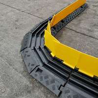 Personalizado Grueso Amarillo Velocidad Humps 3 Canales Cable de Goma Protector Cable Productos de Goma Usados