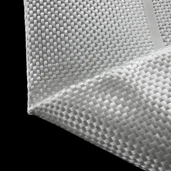 Tapisserie tissée en fibre de verre blanche unie à rodage, largeur 600gsm, 1000mm, 40kg par rouleau, emballage dans palette en carton