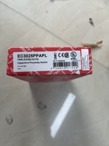 Capacitive Proximity <b>Switch</b> EC3025PPAPL - Product Image 1