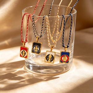 Colar com Pingente Vintage da Virgem Maria HB793, Banhado a Ouro 18K, Aço Inoxidável, Amuletos Religiosos Esmaltados, Corrente de Cordão Trançado, Joia - Product Image 4
