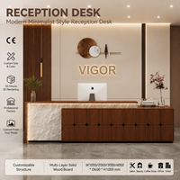 Bureau de réception de luxe en bois de noyer nordique avec bande lumineuse LED pour hôtel boutique, comptoir d'accueil, OEM ODM personnalisé